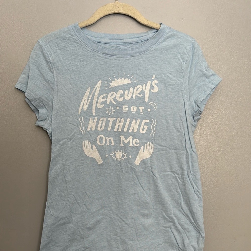 Universal Thread Graphic T